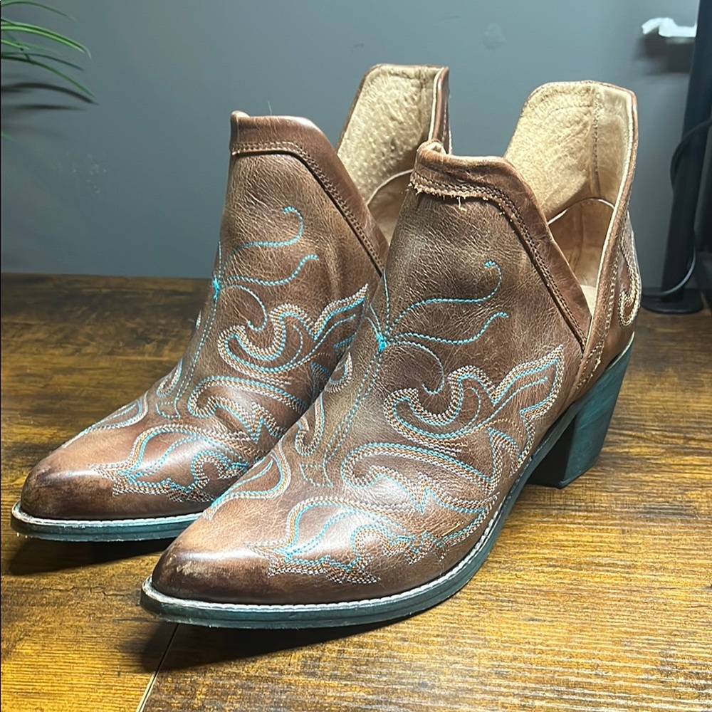 Leather embroidered snip toe western booties
